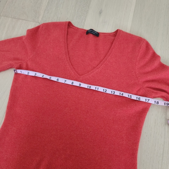 Valerie Stevens Coral V-Neck Cashmere Jumper - Picture 4 of 7
